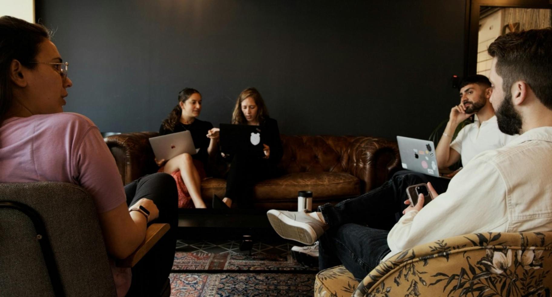 Individuelle Beratungssituation mit Budgetanalyse